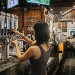 ¿Por qué es indispensable respetar la NOM-127-SSA1-2021 en la producción de bebidas alcohólicas?